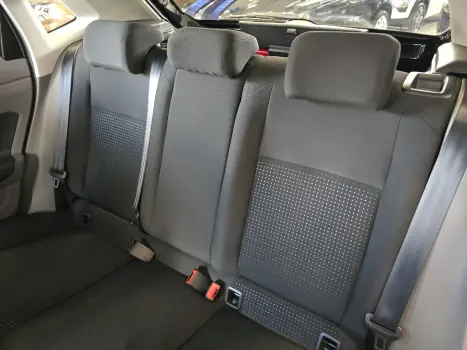 VOLKSWAGEN Polo Hatch 1.0 12V 4P 200 TSI  COMFORTLINE AUTOM�TICO, Foto 16