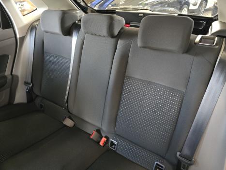 VOLKSWAGEN Polo Hatch 1.0 12V 4P 200 TSI  COMFORTLINE AUTOM�TICO, Foto 16