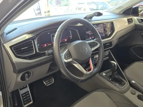 VOLKSWAGEN Polo Hatch 1.0 12V 4P 200 TSI HIGHLINE AUTOM�TICO, Foto 15