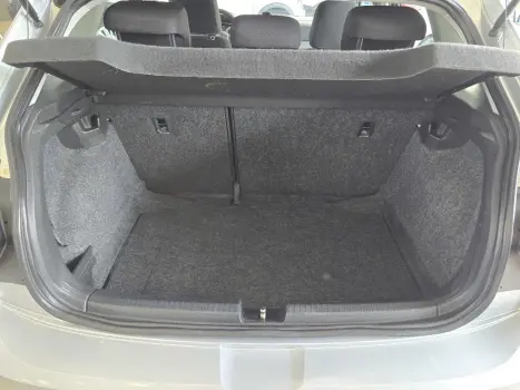 VOLKSWAGEN Polo Hatch 1.0 12V 4P 200 TSI  COMFORTLINE AUTOM�TICO, Foto 15