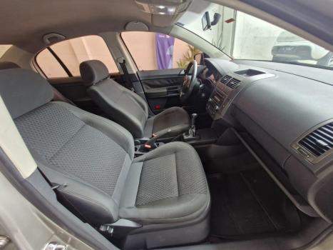 VOLKSWAGEN Polo Sedan 2.0 4P COMFORTLINE, Foto 14