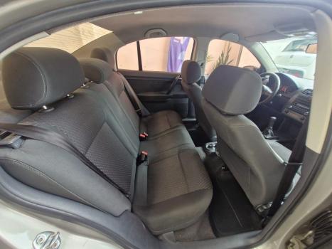 VOLKSWAGEN Polo Sedan 2.0 4P COMFORTLINE, Foto 18