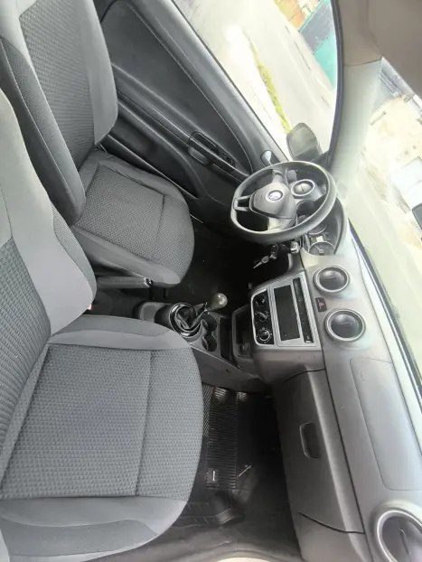 VOLKSWAGEN Saveiro 1.6 G7 CABINE SIMPLES ROBUST FLEX, Foto 10