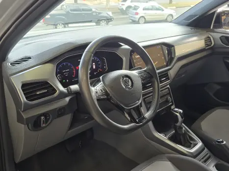 VOLKSWAGEN T-Cross 1.0 4P 200 TSI FLEX COMFORTLINE AUTOMÁTICO, Foto 15 VOLKSWAGEN T-Cross 1.0 4P 200 TSI FLEX COMFORTLINE AUTOMÁTICO, Foto 15