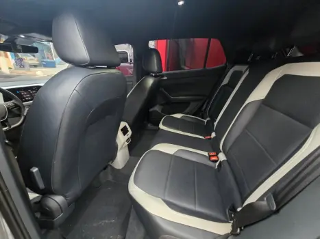 VOLKSWAGEN T-Cross 1.4 4P 250 TSI FLEX HIGHLINE AUTOMÁTICO, Foto 5 VOLKSWAGEN T-Cross 1.4 4P 250 TSI FLEX HIGHLINE AUTOMÁTICO, Foto 5