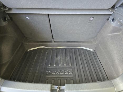 VOLKSWAGEN T-Cross 1.0 4P 200 TSI FLEX COMFORTLINE AUTOM�TICO, Foto 17