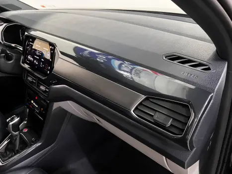 VOLKSWAGEN T-Cross 1.4 4P 250 TSI FLEX HIGHLINE AUTOM�TICO, Foto 16