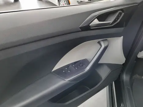 VOLKSWAGEN T-Cross 1.4 4P 250 TSI FLEX HIGHLINE AUTOM�TICO, Foto 12