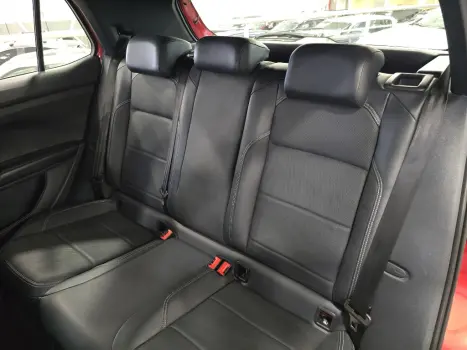 VOLKSWAGEN T-Cross 1.4 4P 250 TSI FLEX HIGHLINE AUTOM�TICO, Foto 17