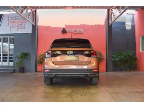 VOLKSWAGEN T-Cross 1.4 4P 250 TSI FLEX HIGHLINE AUTOM�TICO, Foto 3