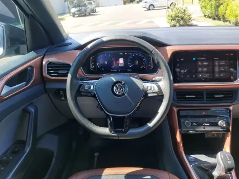 VOLKSWAGEN T-Cross 1.0 4P 200 TSI FLEX COMFORTLINE AUTOM�TICO, Foto 9