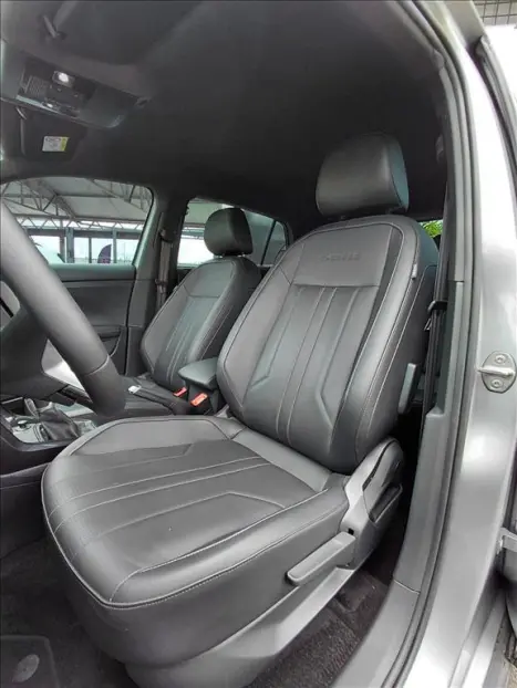 VOLKSWAGEN T-Cross 1.4 4P 250 TSI FLEX HIGHLINE AUTOM�TICO, Foto 10