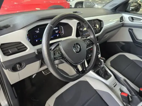VOLKSWAGEN T-Cross 1.4 4P 250 TSI FLEX HIGHLINE AUTOM�TICO, Foto 14
