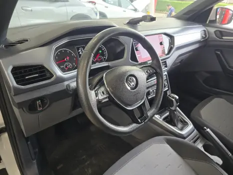 VOLKSWAGEN T-Cross 1.0 4P 200 TSI FLEX COMFORTLINE AUTOM�TICO, Foto 14