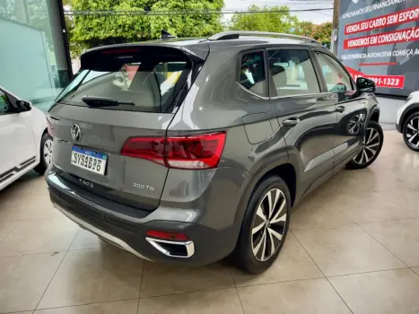 VOLKSWAGEN Taos 1.4 16V 4P FLEX 250 TSI HIGHLINE AUTOM�TICO, Foto 4