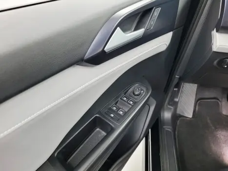 VOLKSWAGEN Taos 1.4 16V 4P FLEX 250 TSI COMFORTLINE AUTOM�TICO, Foto 12