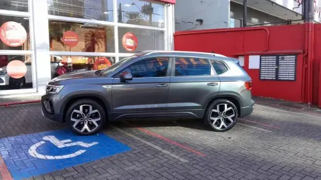 VOLKSWAGEN Taos 1.4 16V 4P FLEX 250 TSI HIGHLINE AUTOM�TICO, Foto 3