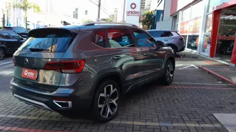 VOLKSWAGEN Taos 1.4 16V 4P FLEX 250 TSI HIGHLINE AUTOM�TICO, Foto 8