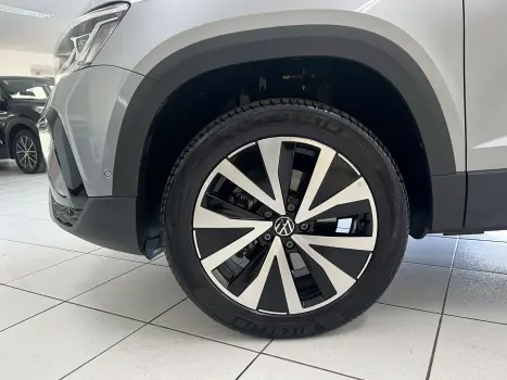VOLKSWAGEN Taos 1.4 16V 4P FLEX 250 TSI HIGHLINE AUTOMÁTICO, Foto 12