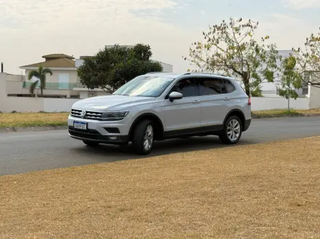 VOLKSWAGEN Tiguan 1.4 250 TSI TOTAL FLEX ALLSPACE COMFORTLINE TURBO AUTOMTICO TIPTRONIC, Foto 2
