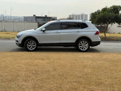 VOLKSWAGEN Tiguan 1.4 250 TSI TOTAL FLEX ALLSPACE COMFORTLINE TURBO AUTOMTICO TIPTRONIC, Foto 5