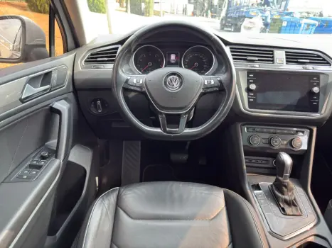 VOLKSWAGEN Tiguan 1.4 250 TSI TOTAL FLEX ALLSPACE COMFORTLINE TURBO AUTOMTICO TIPTRONIC, Foto 8