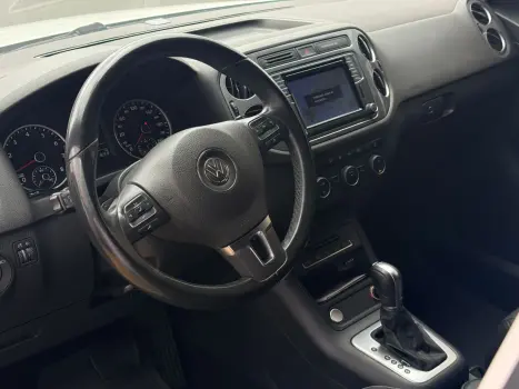 VOLKSWAGEN Tiguan 1.4 16V 4P TSI TURBO DSG AUTOM�TICO, Foto 9