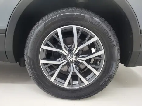 VOLKSWAGEN Tiguan 1.4 250 TSI TOTAL FLEX ALLSPACE TURBO AUTOM�TICO TIPTRONIC, Foto 10