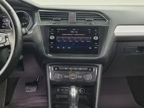 VOLKSWAGEN Tiguan 1.4 250 TSI TOTAL FLEX ALLSPACE TURBO AUTOM�TICO TIPTRONIC, Foto 12