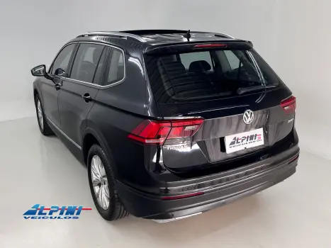 VOLKSWAGEN Tiguan 1.4 250 TSI TOTAL FLEX ALLSPACE COMFORTLINE TURBO AUTOM�TICO TIPTRONIC, Foto 4