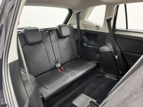 VOLKSWAGEN Tiguan 1.4 250 TSI TOTAL FLEX ALLSPACE COMFORTLINE TURBO AUTOM�TICO TIPTRONIC, Foto 8