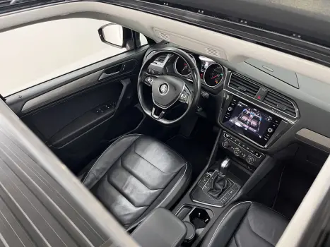 VOLKSWAGEN Tiguan 1.4 250 TSI TOTAL FLEX ALLSPACE COMFORTLINE TURBO AUTOM�TICO TIPTRONIC, Foto 14