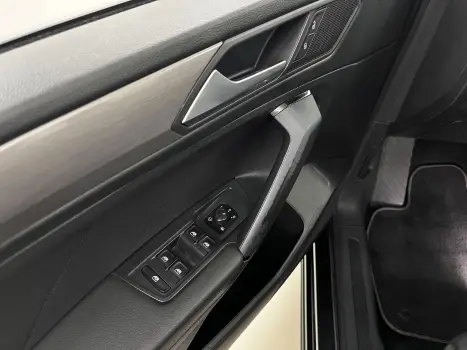 VOLKSWAGEN Tiguan 1.4 250 TSI TOTAL FLEX ALLSPACE COMFORTLINE TURBO AUTOM�TICO TIPTRONIC, Foto 15