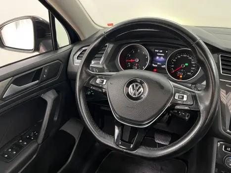 VOLKSWAGEN Tiguan 1.4 250 TSI TOTAL FLEX ALLSPACE COMFORTLINE TURBO AUTOM�TICO TIPTRONIC, Foto 19