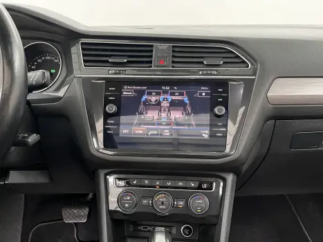 VOLKSWAGEN Tiguan 1.4 250 TSI TOTAL FLEX ALLSPACE COMFORTLINE TURBO AUTOM�TICO TIPTRONIC, Foto 21