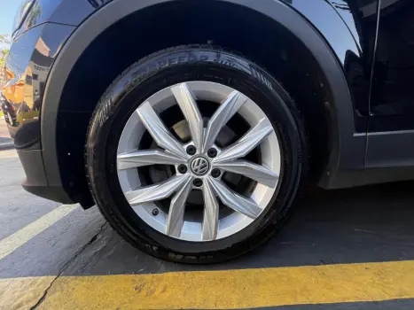 VOLKSWAGEN Tiguan 1.4 250 TSI TOTAL FLEX ALLSPACE COMFORTLINE TURBO AUTOM�TICO TIPTRONIC, Foto 20