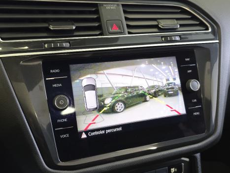VOLKSWAGEN Tiguan 1.4 250 TSI TOTAL FLEX ALLSPACE COMFORTLINE TURBO AUTOM�TICO TIPTRONIC, Foto 13