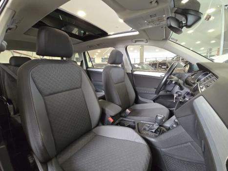 VOLKSWAGEN Tiguan 1.4 250 TSI TOTAL FLEX ALLSPACE COMFORTLINE TURBO AUTOM�TICO TIPTRONIC, Foto 16