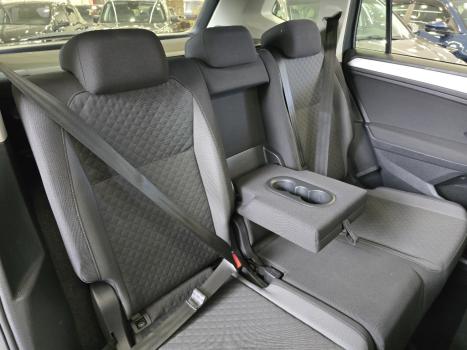 VOLKSWAGEN Tiguan 1.4 250 TSI TOTAL FLEX ALLSPACE COMFORTLINE TURBO AUTOM�TICO TIPTRONIC, Foto 17