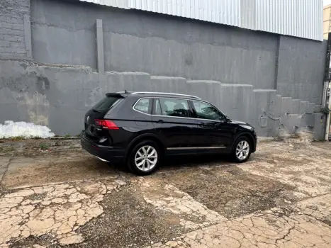 VOLKSWAGEN Tiguan 1.4 250 TSI TOTAL FLEX ALLSPACE COMFORTLINE TURBO AUTOM�TICO TIPTRONIC, Foto 3