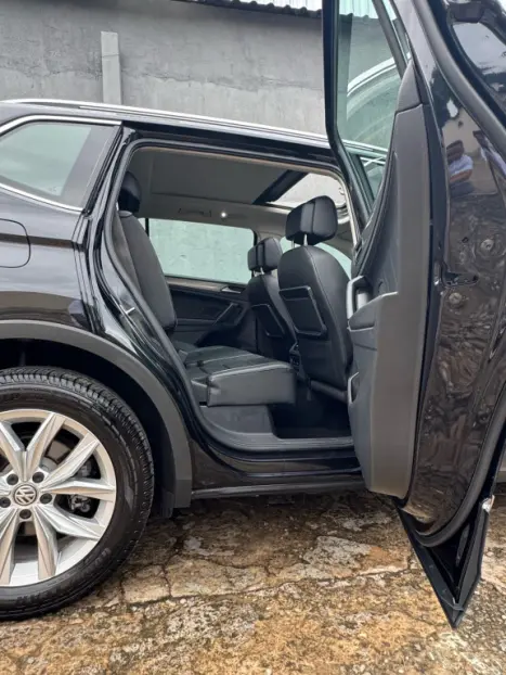 VOLKSWAGEN Tiguan 1.4 250 TSI TOTAL FLEX ALLSPACE COMFORTLINE TURBO AUTOM�TICO TIPTRONIC, Foto 5