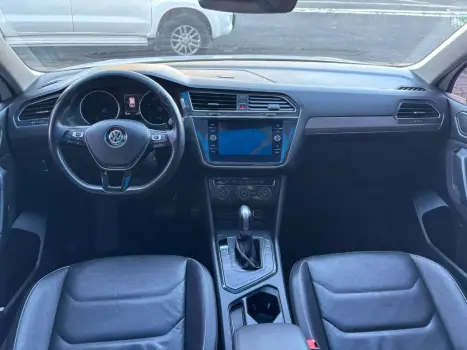 VOLKSWAGEN Tiguan 1.4 250 TSI TOTAL FLEX ALLSPACE COMFORTLINE TURBO AUTOM�TICO TIPTRONIC, Foto 8