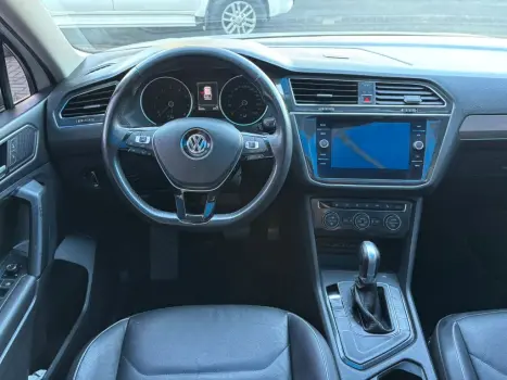 VOLKSWAGEN Tiguan 1.4 250 TSI TOTAL FLEX ALLSPACE COMFORTLINE TURBO AUTOM�TICO TIPTRONIC, Foto 9