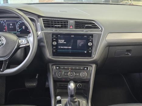 VOLKSWAGEN Tiguan 1.4 250 TSI TOTAL FLEX ALLSPACE COMFORTLINE TURBO AUTOM�TICO TIPTRONIC, Foto 8