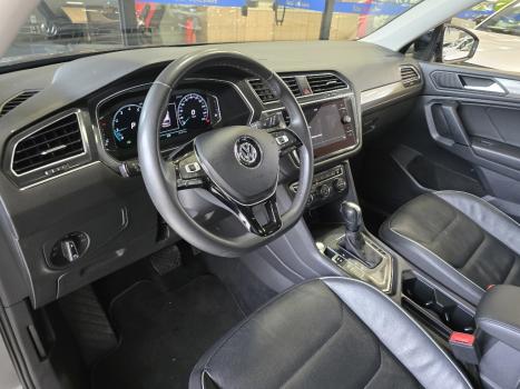 VOLKSWAGEN Tiguan 1.4 250 TSI TOTAL FLEX ALLSPACE COMFORTLINE TURBO AUTOM�TICO TIPTRONIC, Foto 13