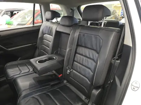 VOLKSWAGEN Tiguan 1.4 250 TSI TOTAL FLEX ALLSPACE COMFORTLINE TURBO AUTOM�TICO TIPTRONIC, Foto 16