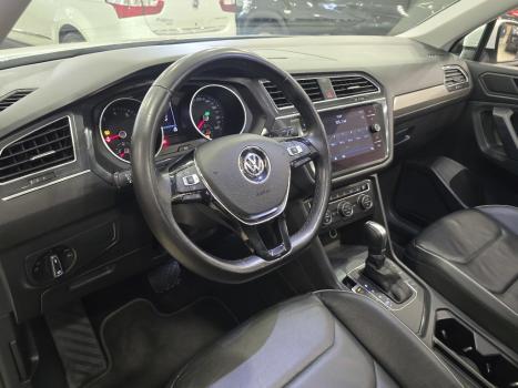 VOLKSWAGEN Tiguan 1.4 250 TSI TOTAL FLEX ALLSPACE COMFORTLINE TURBO AUTOM�TICO TIPTRONIC, Foto 14