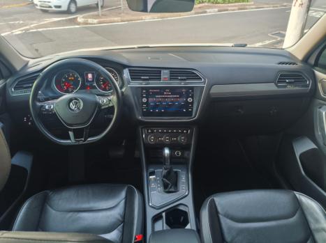 VOLKSWAGEN Tiguan 1.4 250 TSI TOTAL FLEX ALLSPACE COMFORTLINE TURBO AUTOM�TICO TIPTRONIC, Foto 14