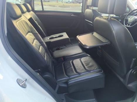 VOLKSWAGEN Tiguan 1.4 250 TSI TOTAL FLEX ALLSPACE COMFORTLINE TURBO AUTOM�TICO TIPTRONIC, Foto 18