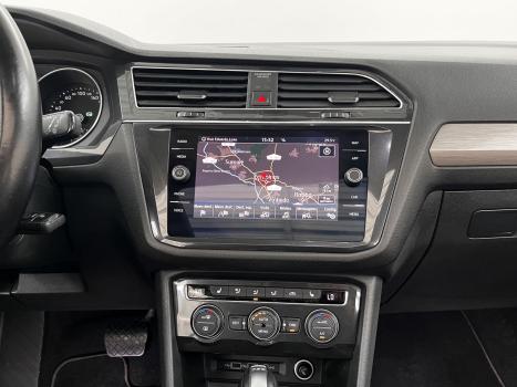 VOLKSWAGEN Tiguan 1.4 250 TSI TOTAL FLEX ALLSPACE COMFORTLINE TURBO AUTOM�TICO TIPTRONIC, Foto 22